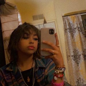 Meet your Posher, Yasmine